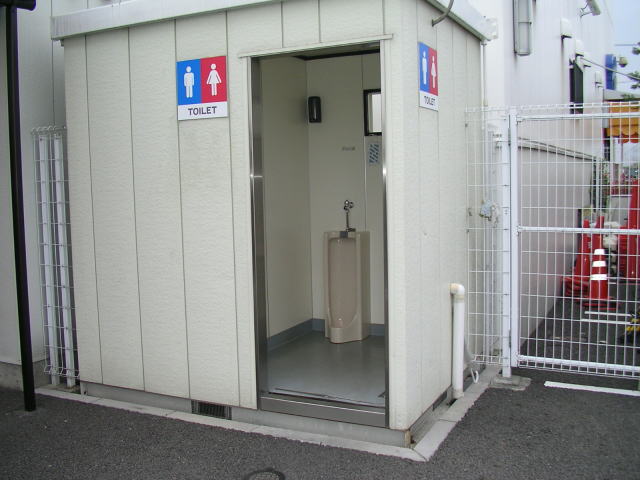 仮設トイレ1